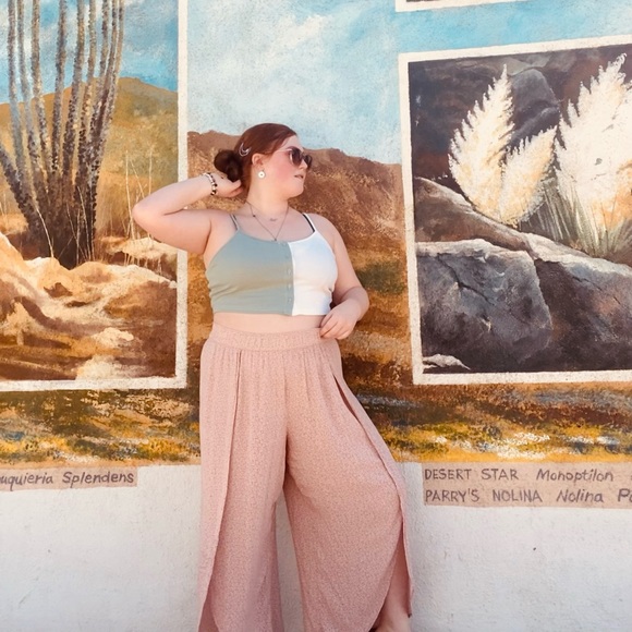 Meet your Posher, Haley - Picture 1 of 4